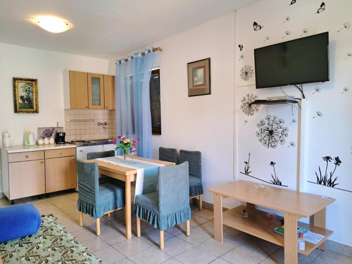 Apartments 1000 Flowers Stari Grad  Exterior foto