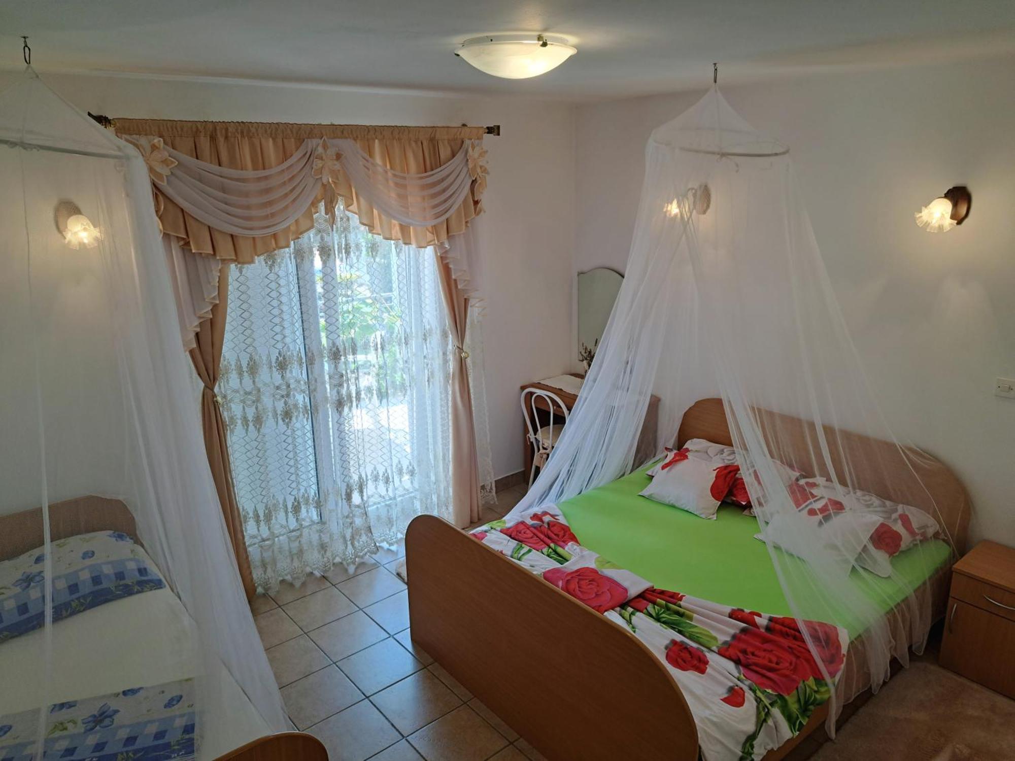 Apartments 1000 Flowers Stari Grad  Zimmer foto