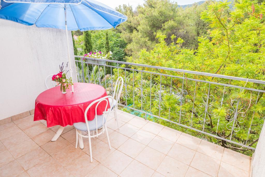 Apartments 1000 Flowers Stari Grad  Exterior foto